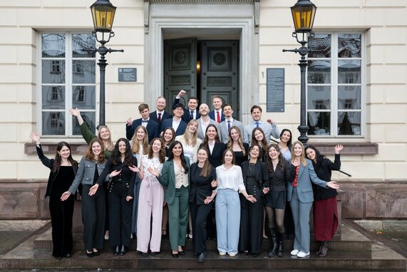 Bild zur Presseinformation "Ein neuer Jahrgang für ein gesundes Lächeln – UMG feiert Zahnmedizin-Absolvent*innen"